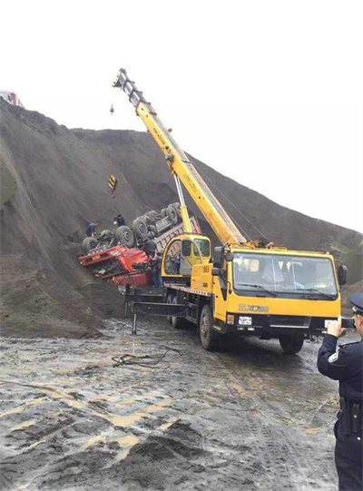 新城区上犹道路救援